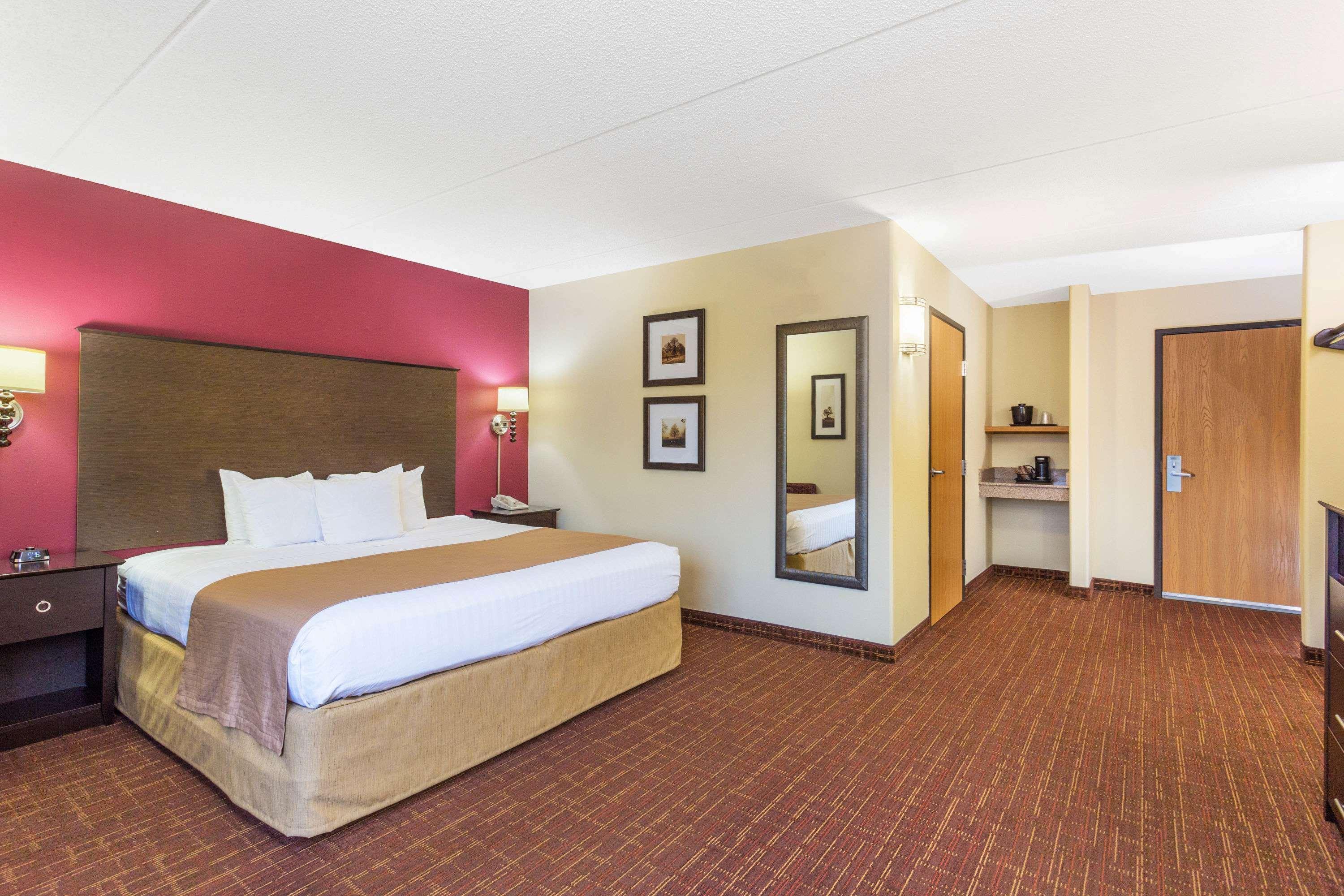 Americinn By Wyndham Madison South Ngoại thất bức ảnh